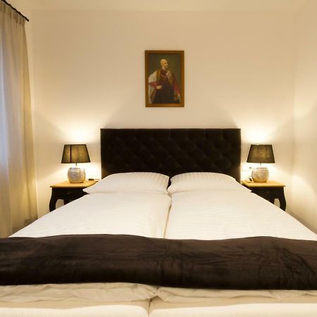 Apartments Sissi & Franz เมราโน ภายนอก รูปภาพ