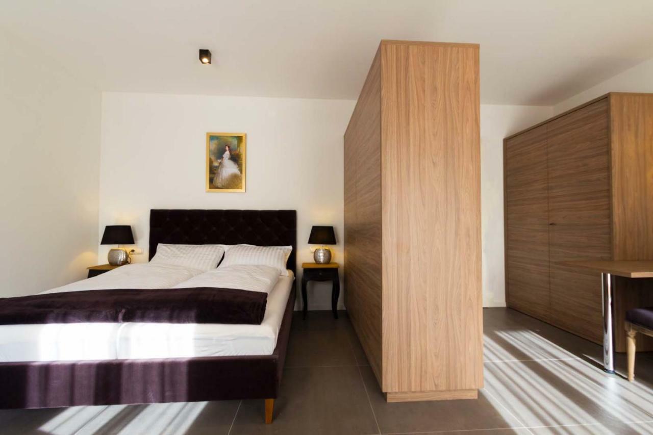 Apartments Sissi & Franz เมราโน ภายนอก รูปภาพ